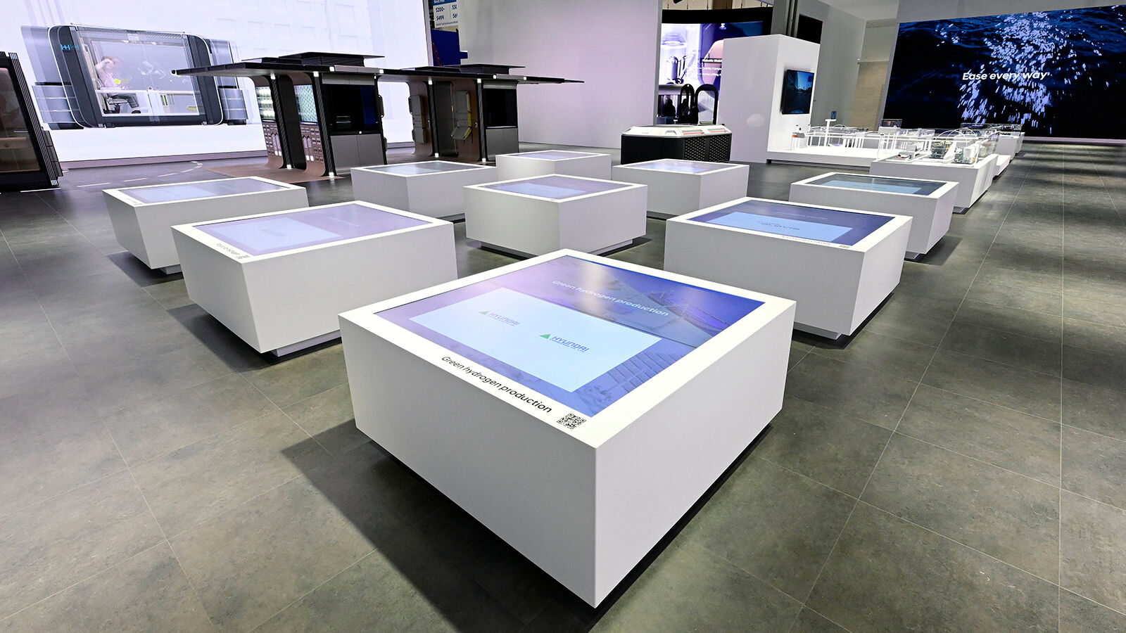 Hyundai Motor is displaying a media table that can examine the technologies that will be applied at each stage of the value chain and showcase the company’s future direction that will speed up the transition to a hydrogen society.