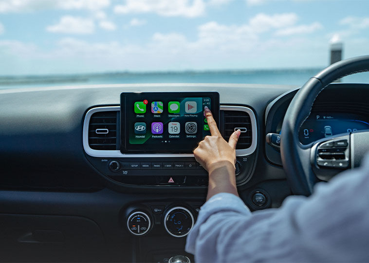 Apple CarPlay<sup>TM[P3]</sup> and Android<sup>TM</sup> Auto<sup>[P4]</sup> compatability