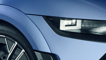 IONIQ_Hub_Thumb_Masonry_Headlights_369x210.jpg