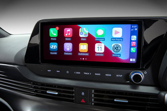 Hyundai_i20-N_Tech_1025-multimedia-touchscreen-display-with-Apple-CarPlay-Android-Auto_690x460.jpg