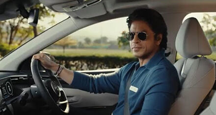 srk in car