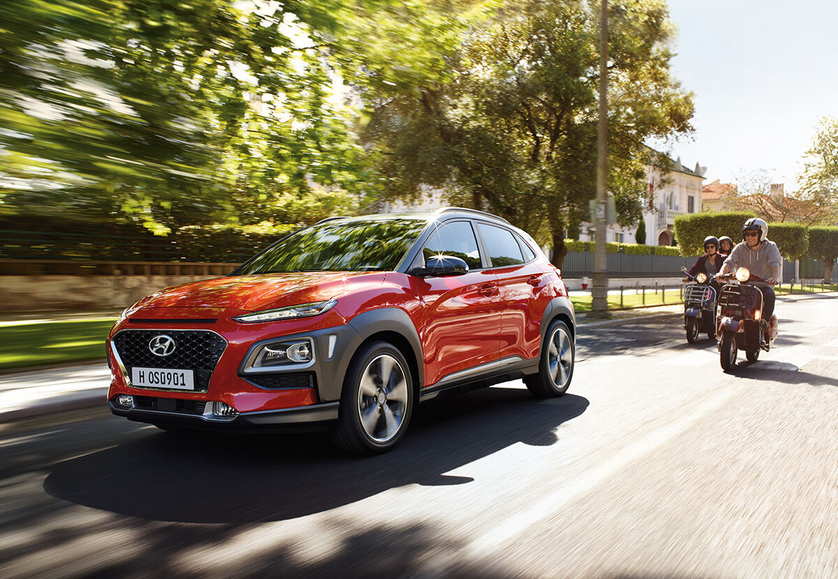 Хендай лайфстайл. Hyundai Kona. Hyundai Kona фото. Hyundai Kona и дети. Hyundai Kona характеристики.