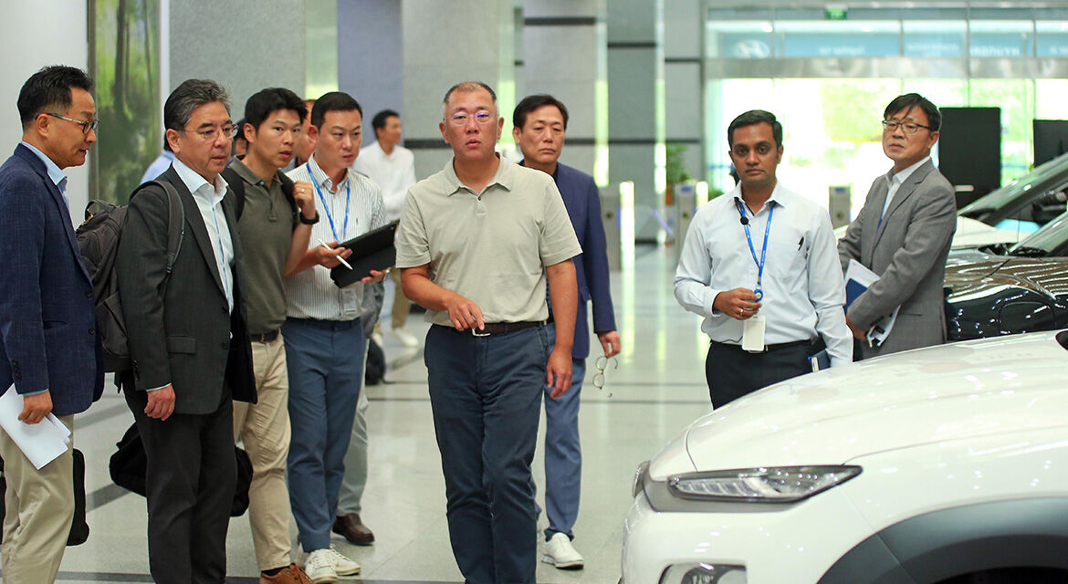 Executive Chair Chung visits Hyundai Motor India R&D center and facilities