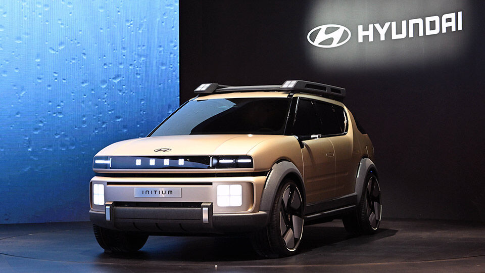 Hyundai Motor Reveals Bold and Efficient Hydrogen FCEV Concept Previewing New Design Language