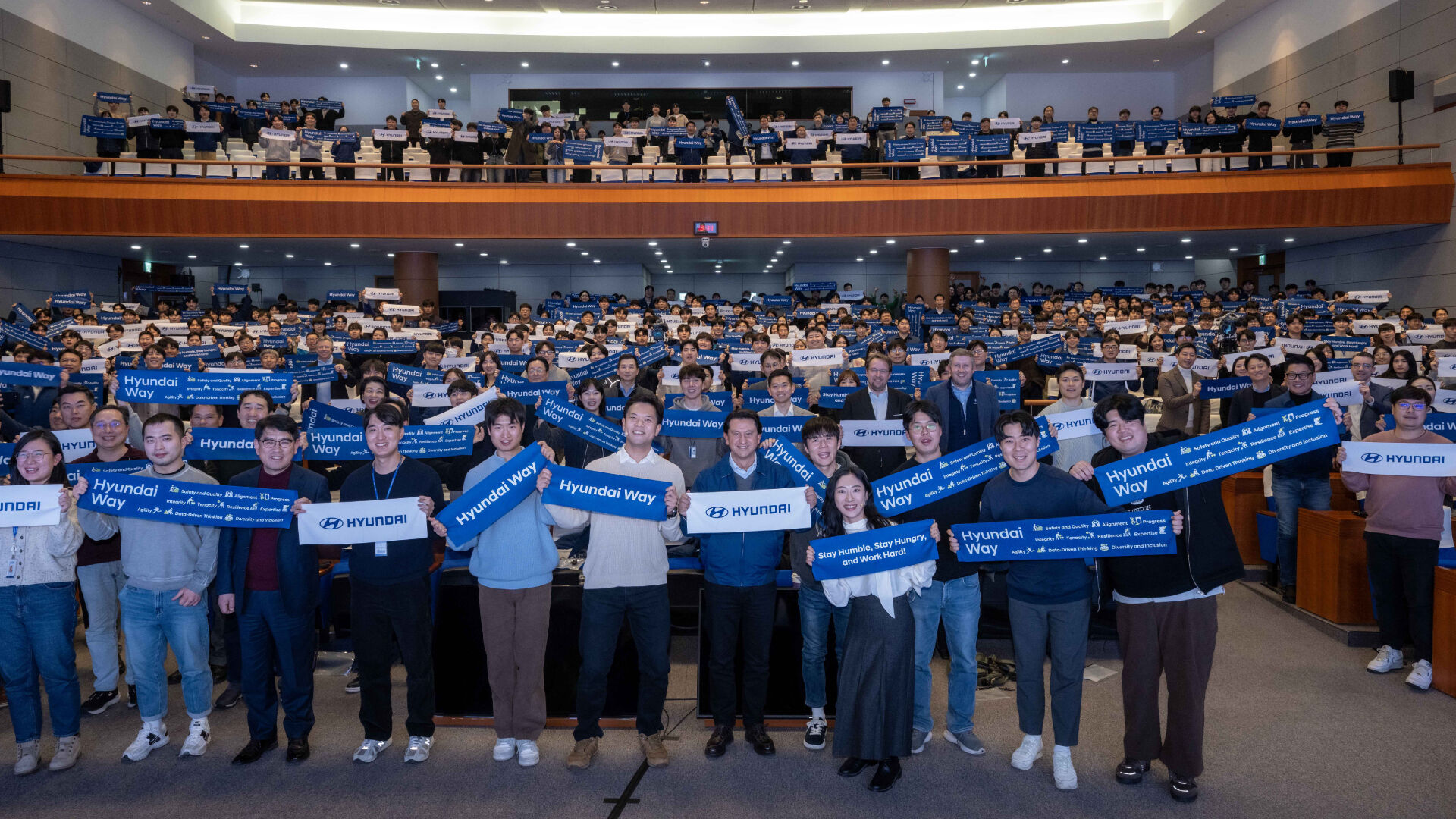 Hyundai Motor Company President and CEO José Muñoz Holds Town Hall with Employees at Namyang R&D Center, Underscoring Commitment to Quality and Customer Service